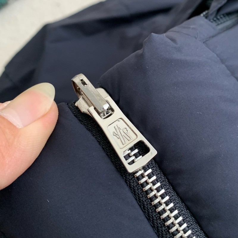 Moncler Montbeliard down jacket