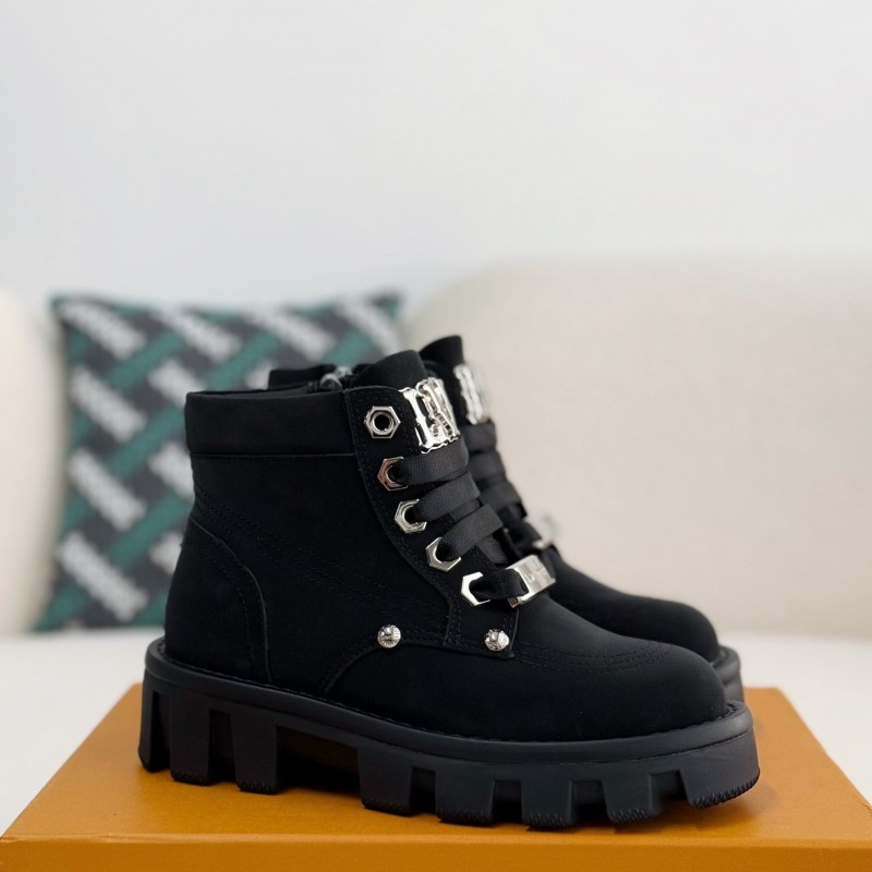 L0*is V*t0n Round toe lace-up boots
