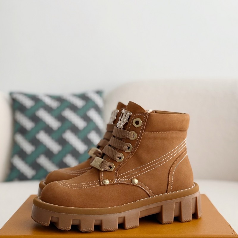 L0*is V*t0n Round toe lace-up boots