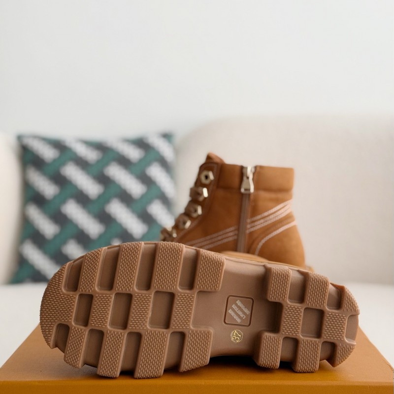 L0*is V*t0n Round toe lace-up boots