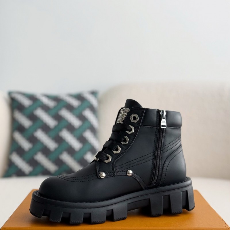 L0*is V*t0n Leather Round toe lace-up boots