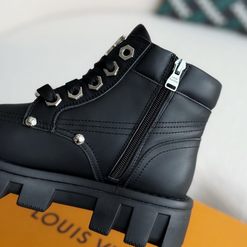 L0*is V*t0n Leather Round toe lace-up boots