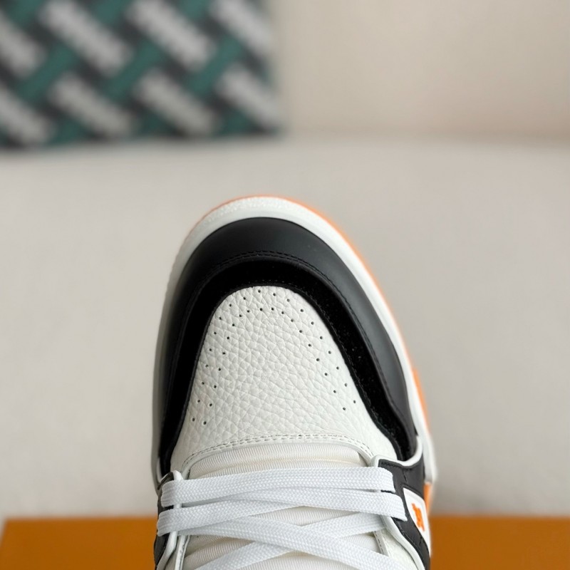 L0*is V*t0n TRAINER SNEAKERS