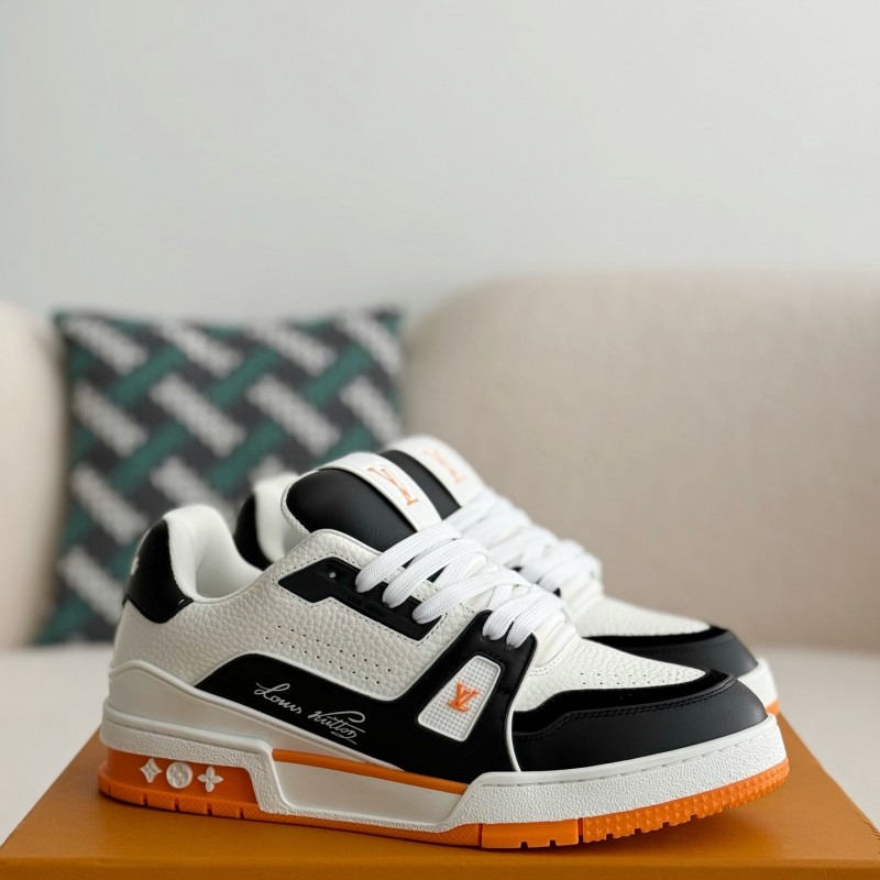 L0*is V*t0n TRAINER SNEAKERS