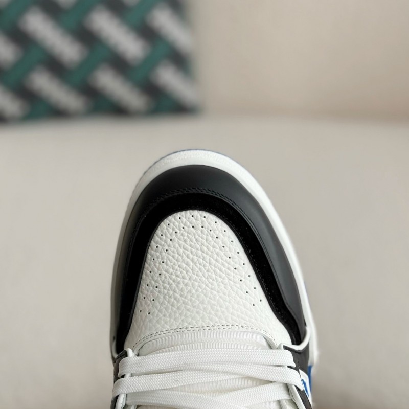 L0*is V*t0n TRAINER SNEAKERS