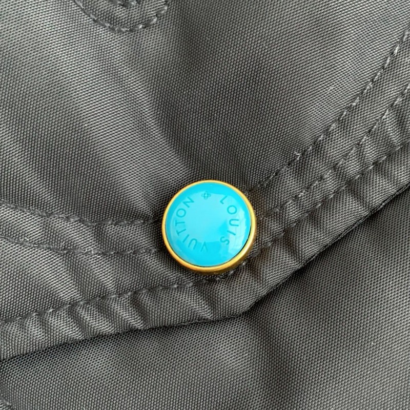 L0*is V*t0n  Jackets