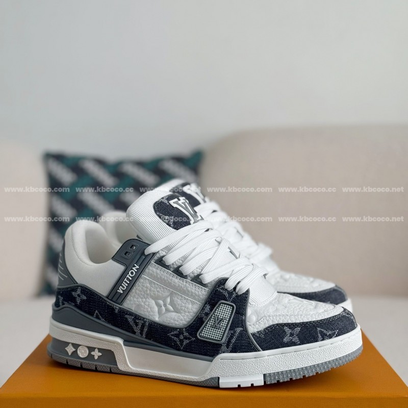 L0*is V*t0n TRAINER SNEAKERS