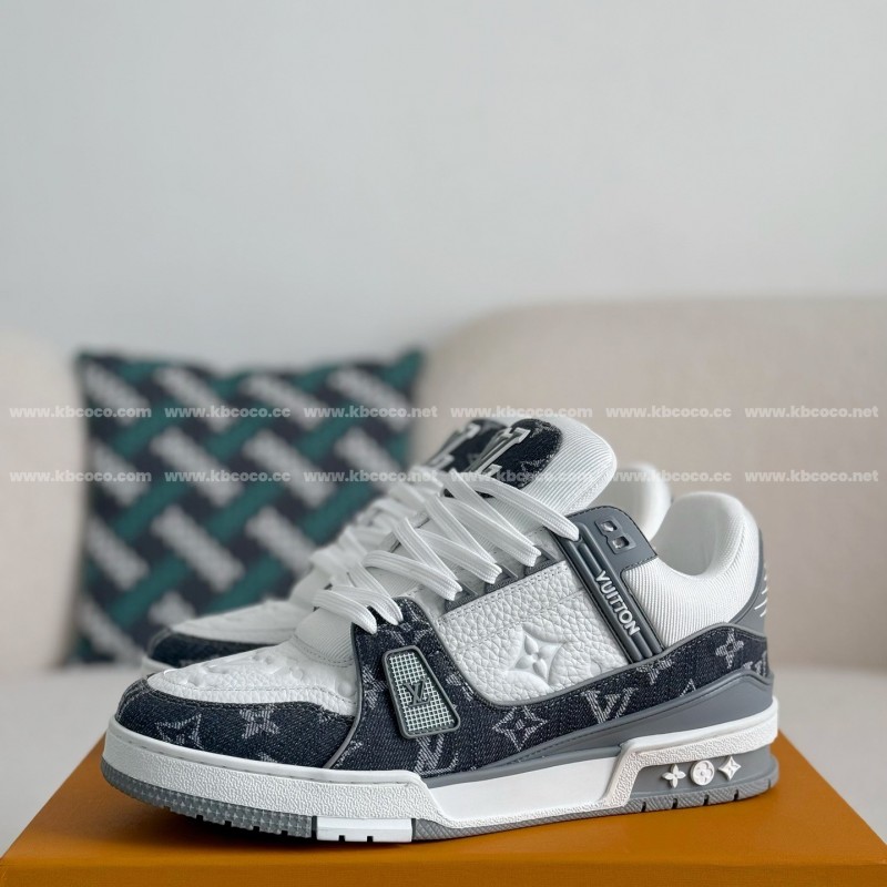 L0*is V*t0n TRAINER SNEAKERS