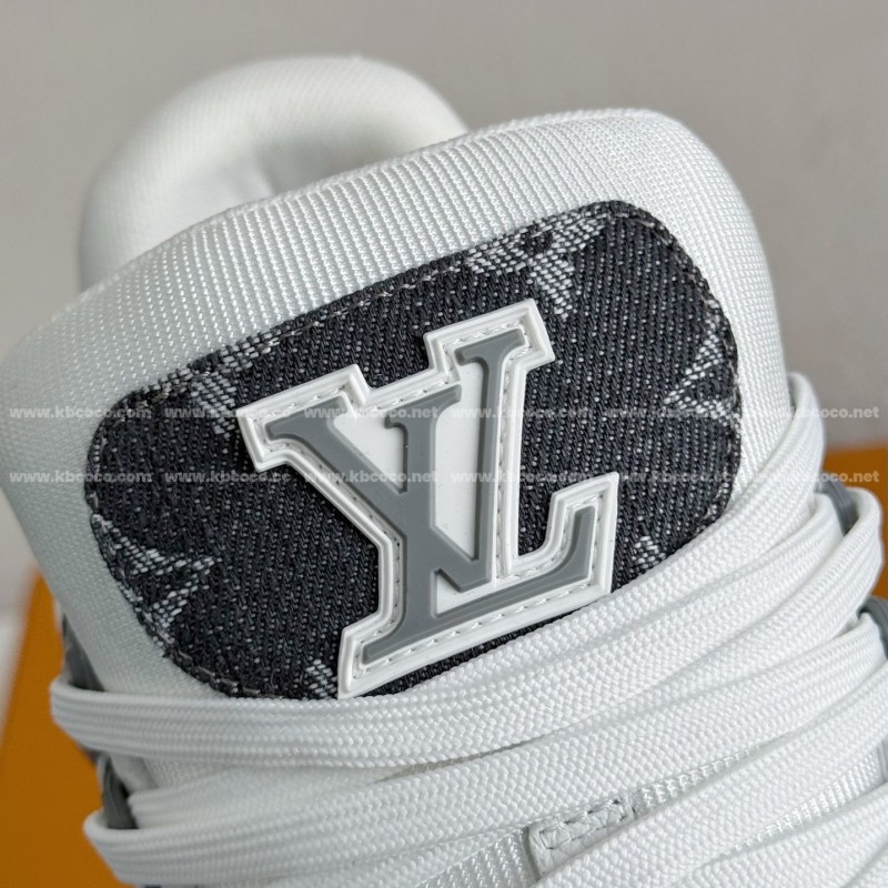 L0*is V*t0n TRAINER SNEAKERS