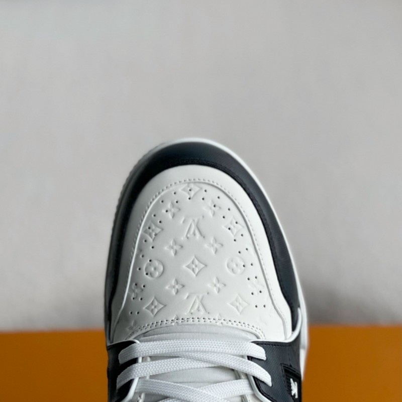 L0*is V*t0n TRAINER Sneakers