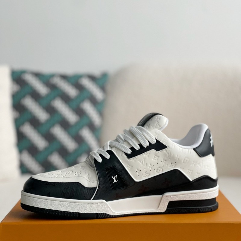 L0*is V*t0n TRAINER Sneakers