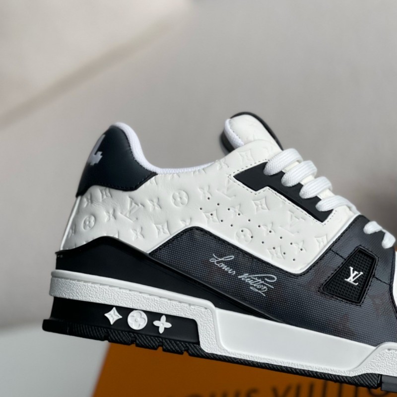L0*is V*t0n TRAINER Sneakers