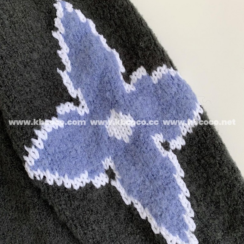 L0*is V*t0n ski sweater with wool inlay