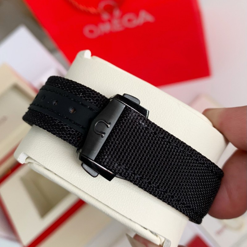 Om**a Speedmaster Series Dark Side of the Moon，50m waterproof watch, 44.25mm