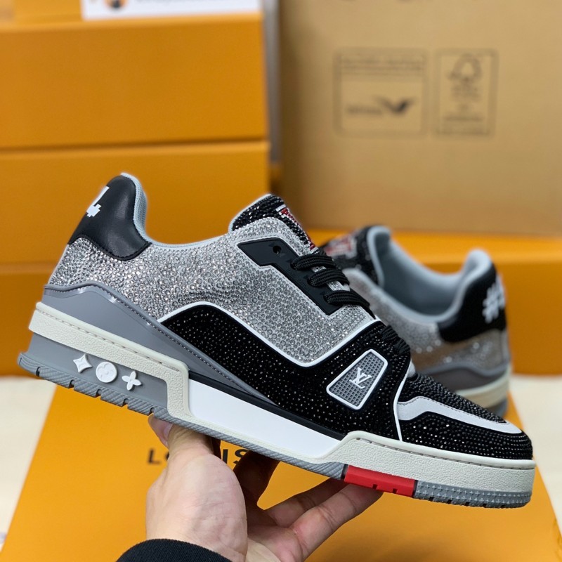 L0*is V*t0n TRAINER Sneakers