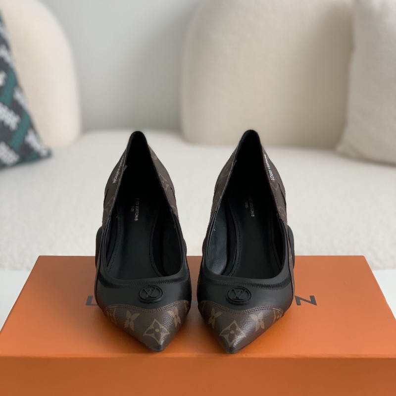 L0*is V*t0n High heel