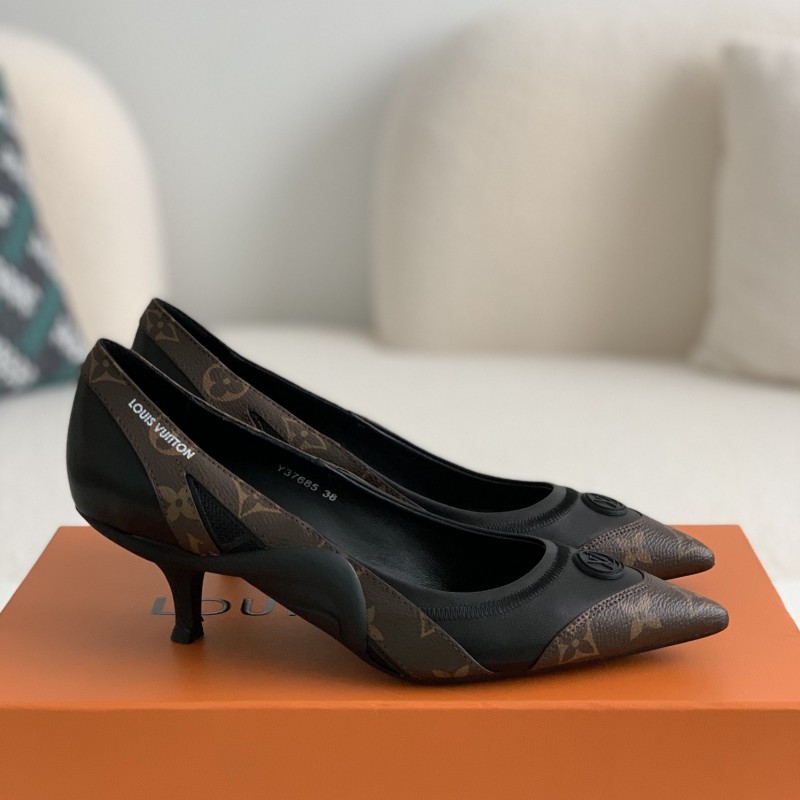 L0*is V*t0n High heel