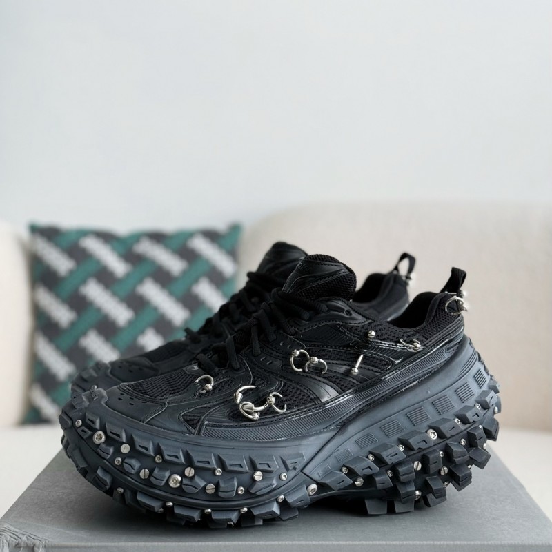 Ba*len*cia*ga Defender Dad shoes