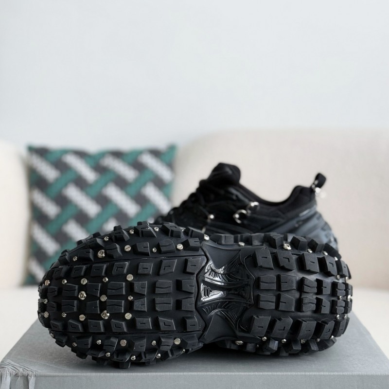 Ba*len*cia*ga Defender Dad shoes