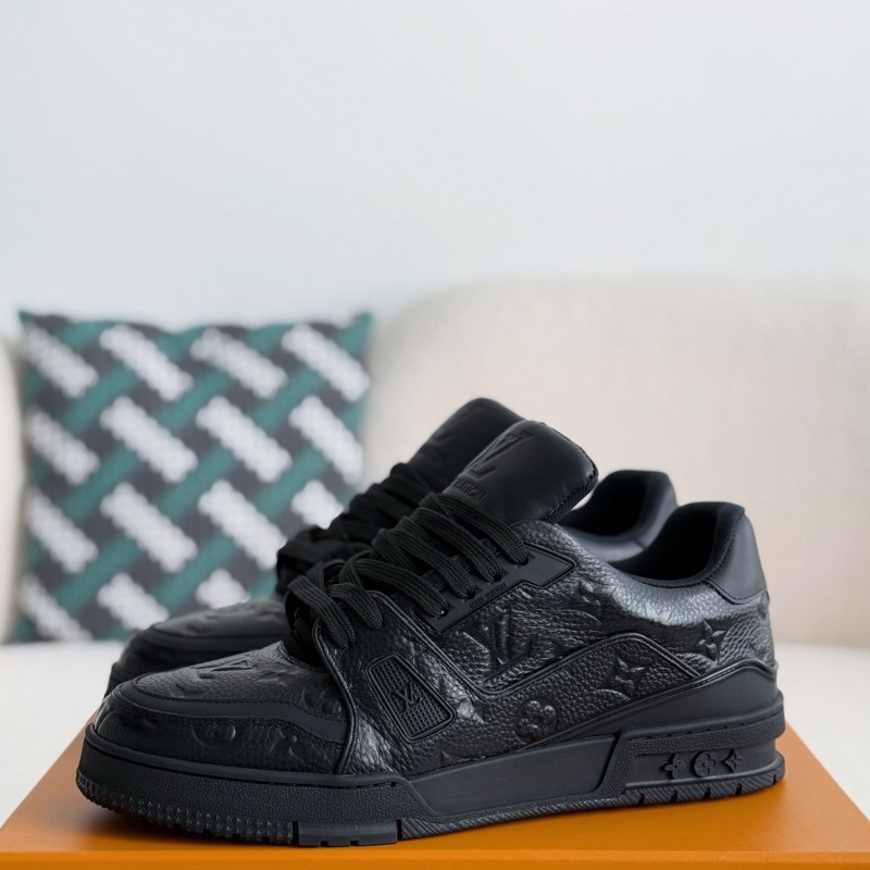 L0*is V*t0n TRAINER SNEAKERS