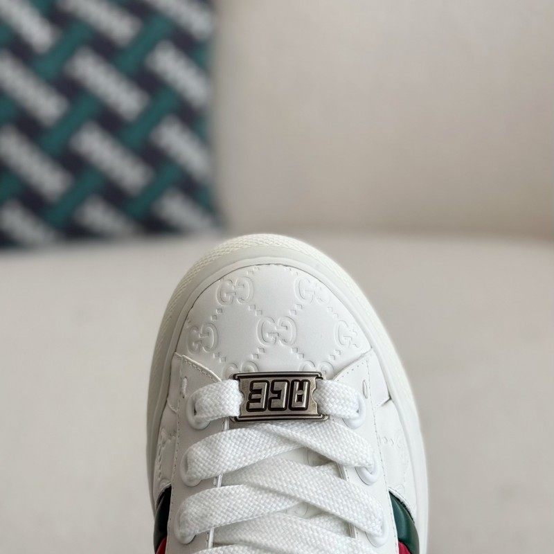 G*u*i casual sneakers