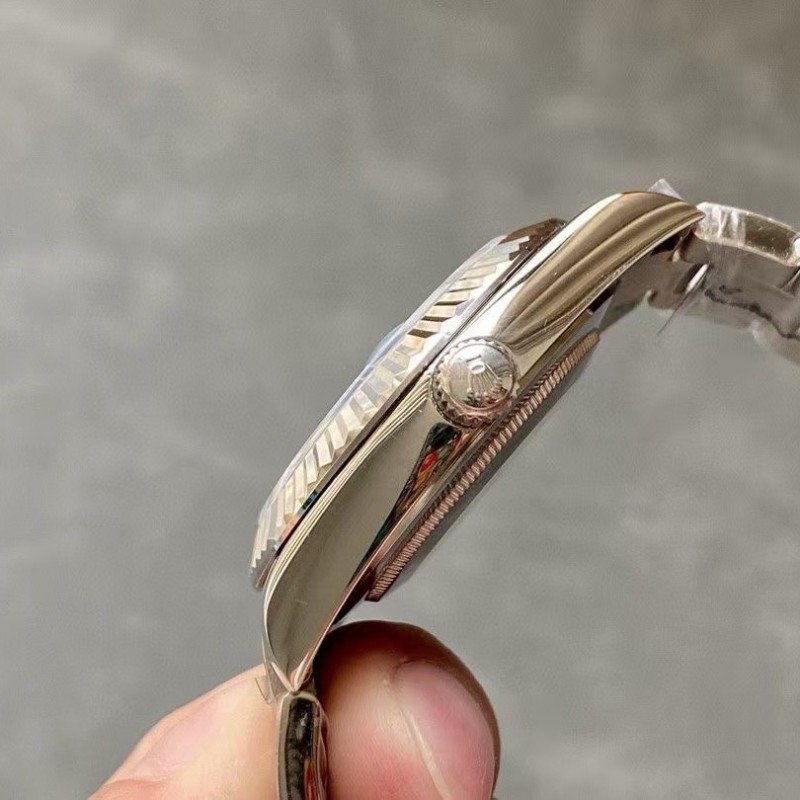 R*l*x Sky Skywalker series Navigator