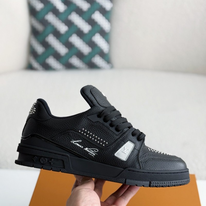 L0*is V*t0n TRAINER SNEAKERS