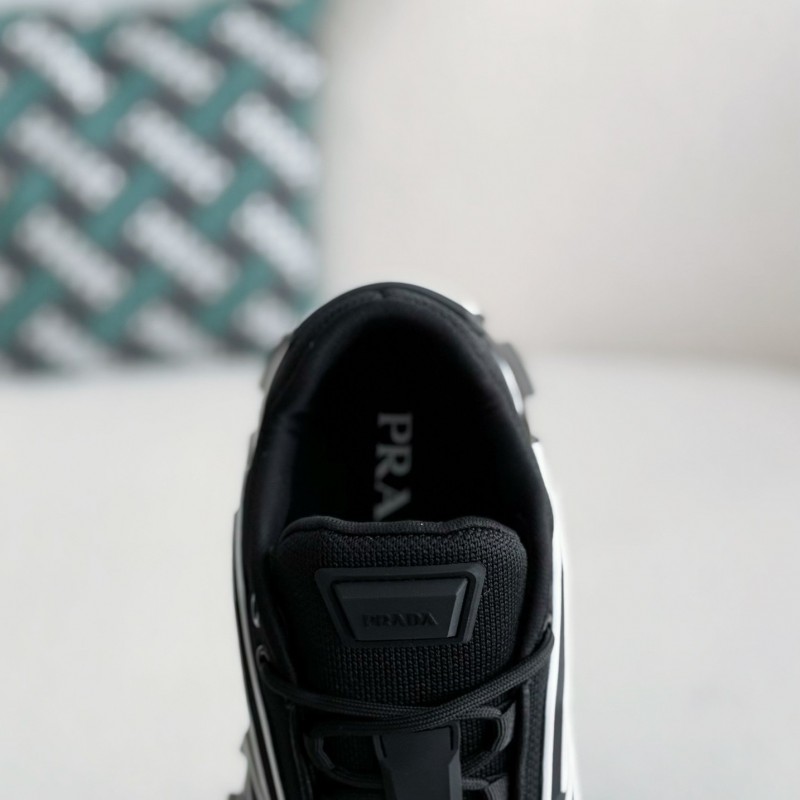 Pra*a Cloudbus Thunder technology fabric sneakers