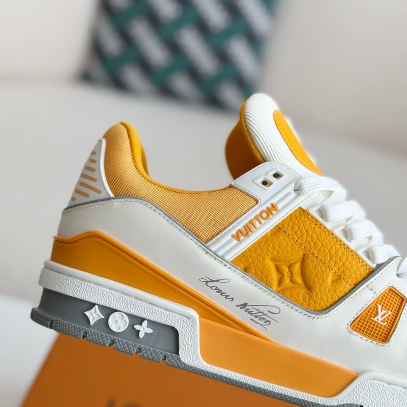 L0*is V*t0n TRAINER SNEAKERS