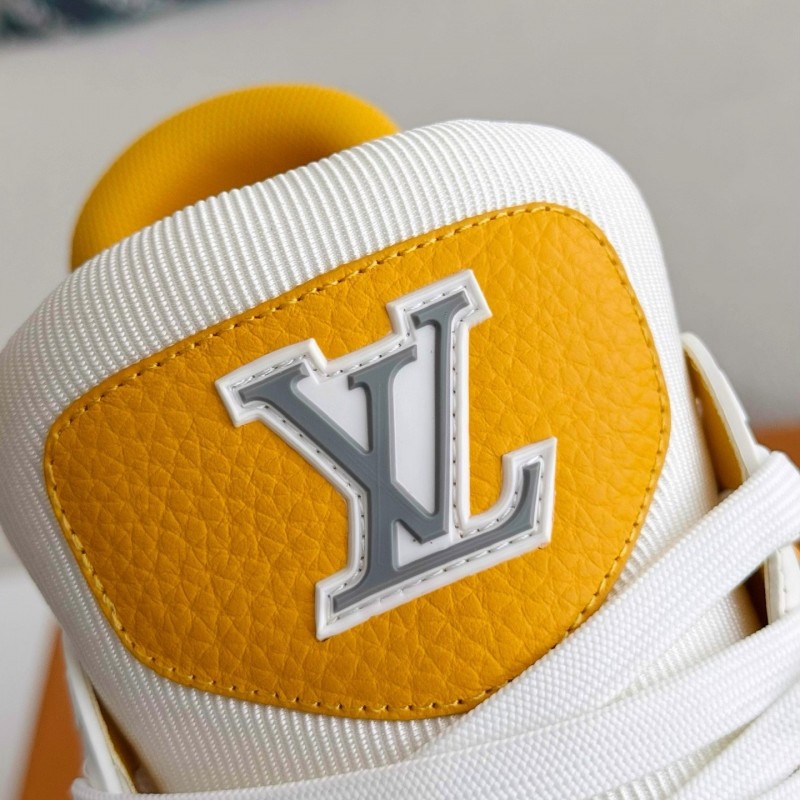 L0*is V*t0n TRAINER SNEAKERS