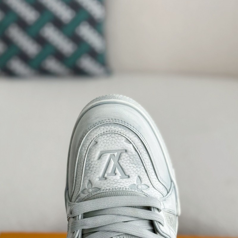 L0*is V*t0n TRAINER SNEAKERS