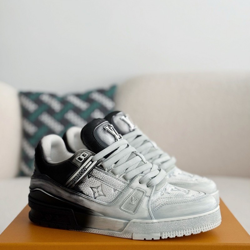 L0*is V*t0n TRAINER SNEAKERS