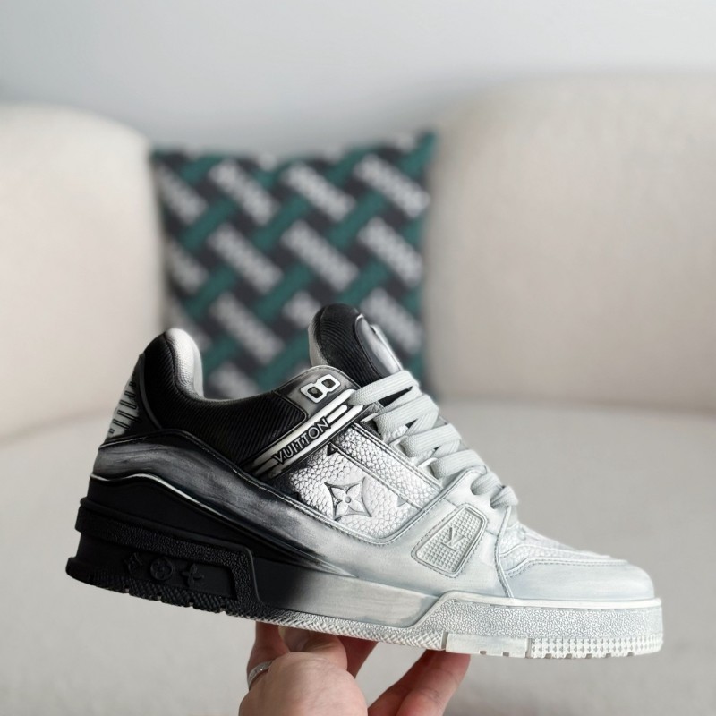 L0*is V*t0n TRAINER SNEAKERS