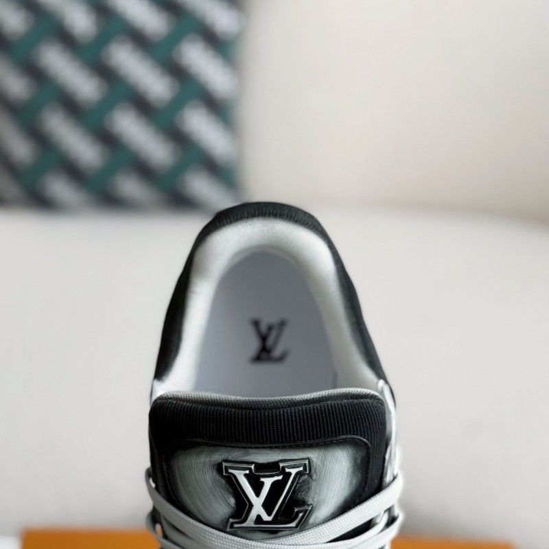 L0*is V*t0n TRAINER SNEAKERS