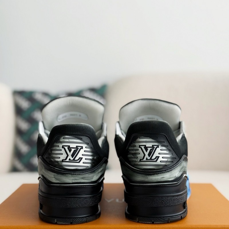 L0*is V*t0n TRAINER SNEAKERS