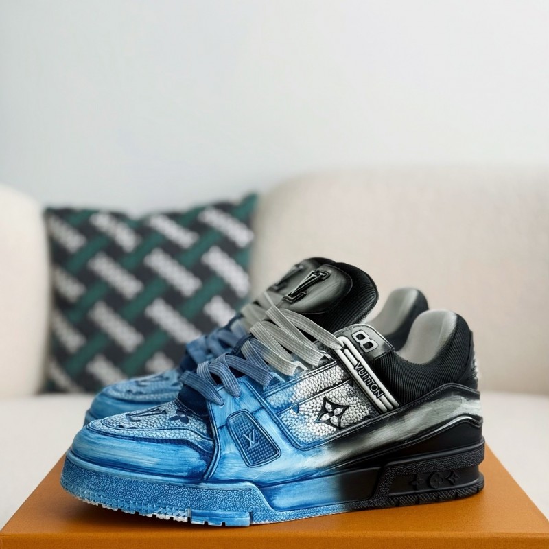 L0*is V*t0n TRAINER SNEAKERS