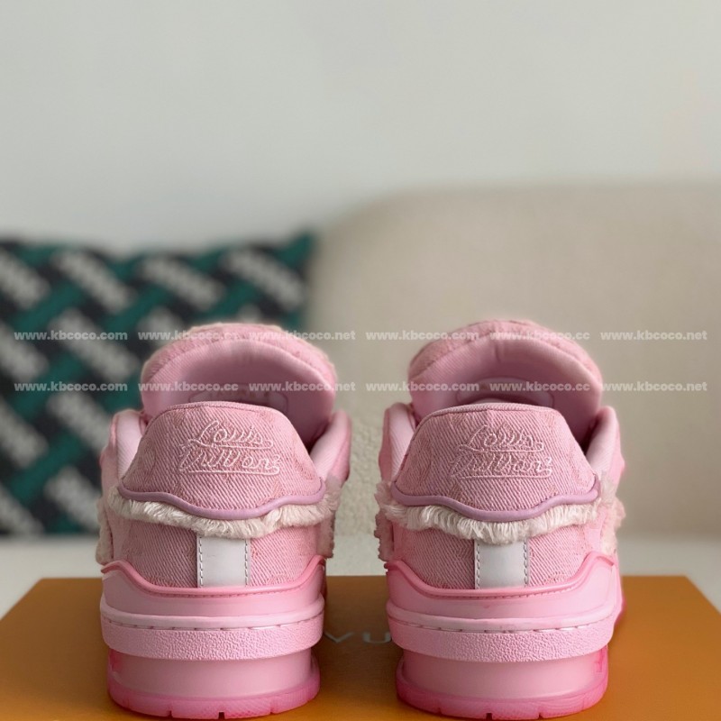 L0*is V*t0n TRAINER SNEAKERS