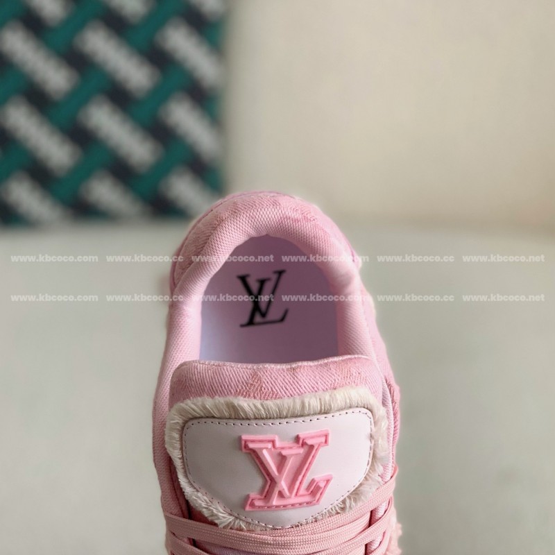 L0*is V*t0n TRAINER SNEAKERS