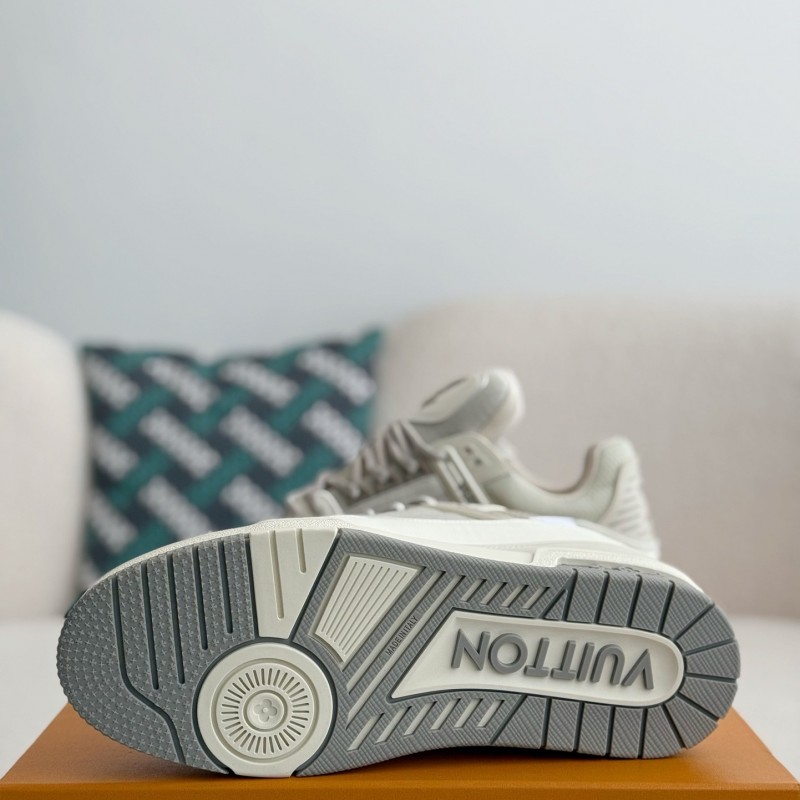 L0*is V*t0n TRAINER SNEAKERS