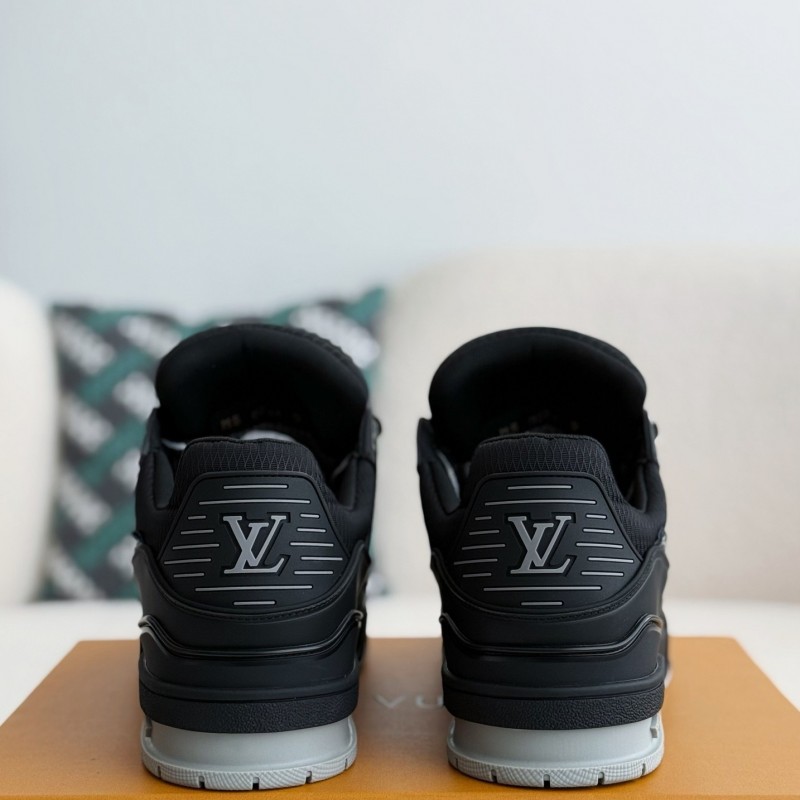 L0*is V*t0n TRAINER SNEAKERS