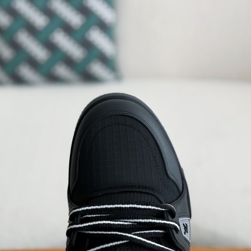 L0*is V*t0n TRAINER SNEAKERS