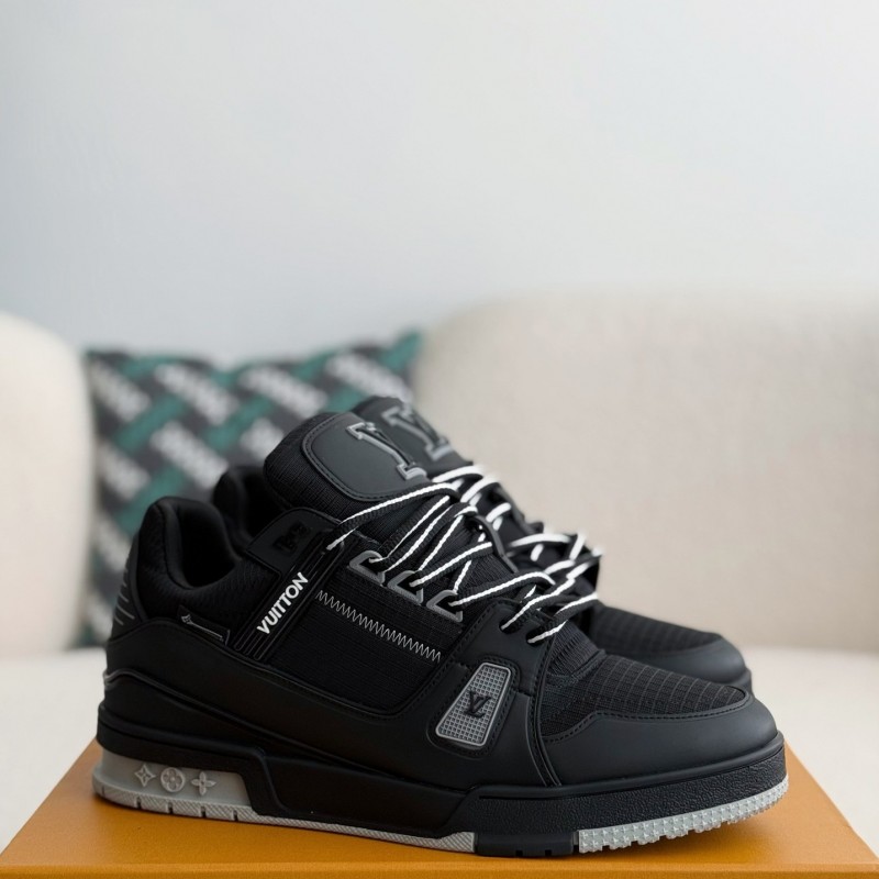 L0*is V*t0n TRAINER SNEAKERS