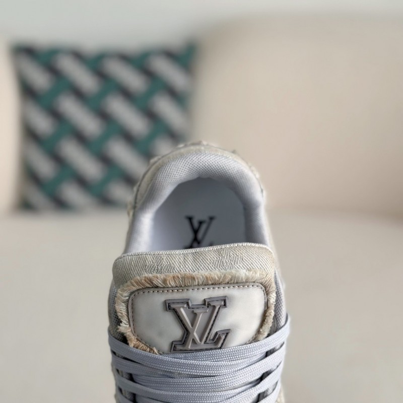 L0*is V*t0n TRAINER SNEAKERS