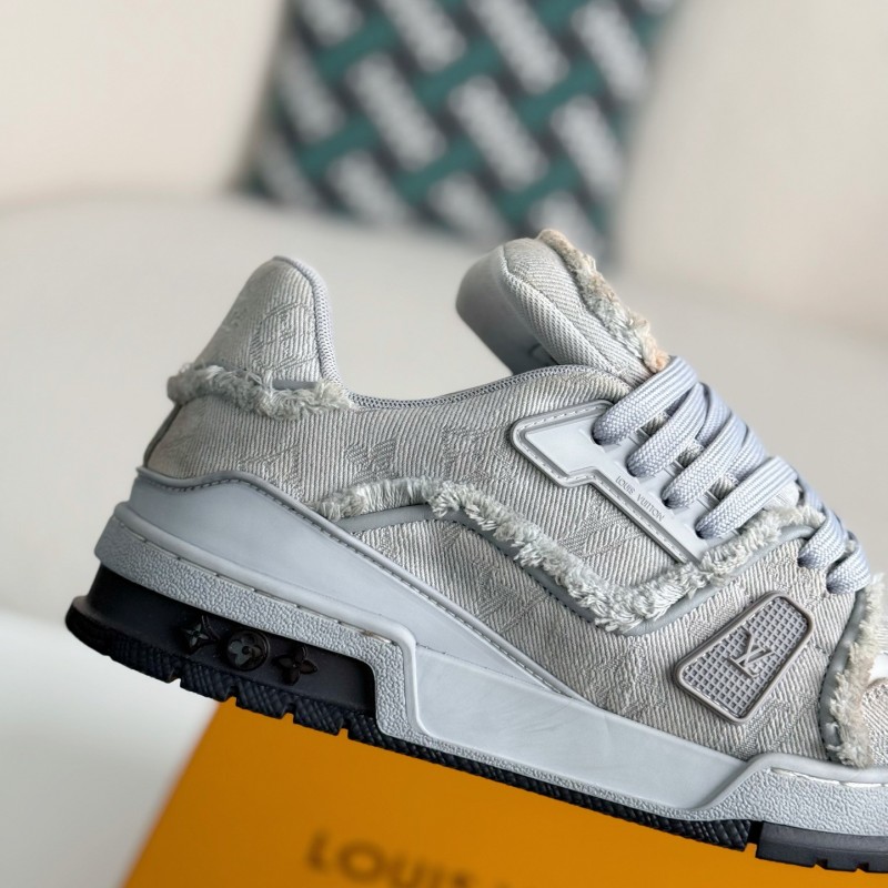 L0*is V*t0n TRAINER SNEAKERS