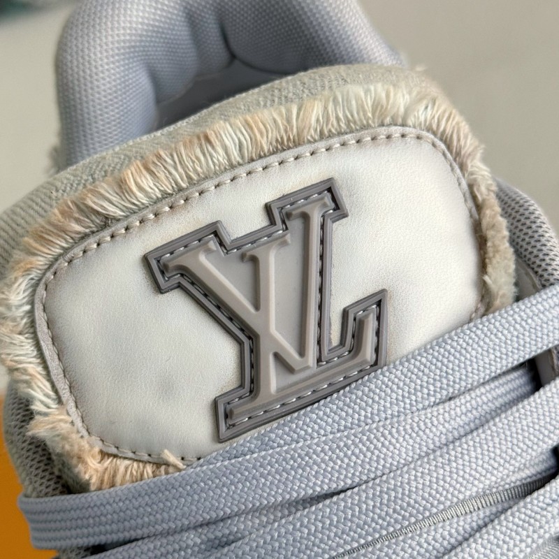 L0*is V*t0n TRAINER SNEAKERS