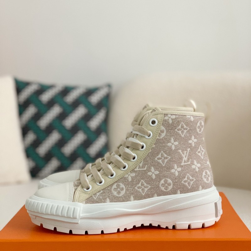 L0*is V*t0n Squad Women