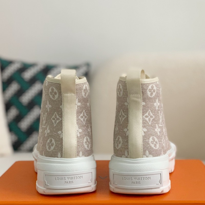 L0*is V*t0n Squad Women