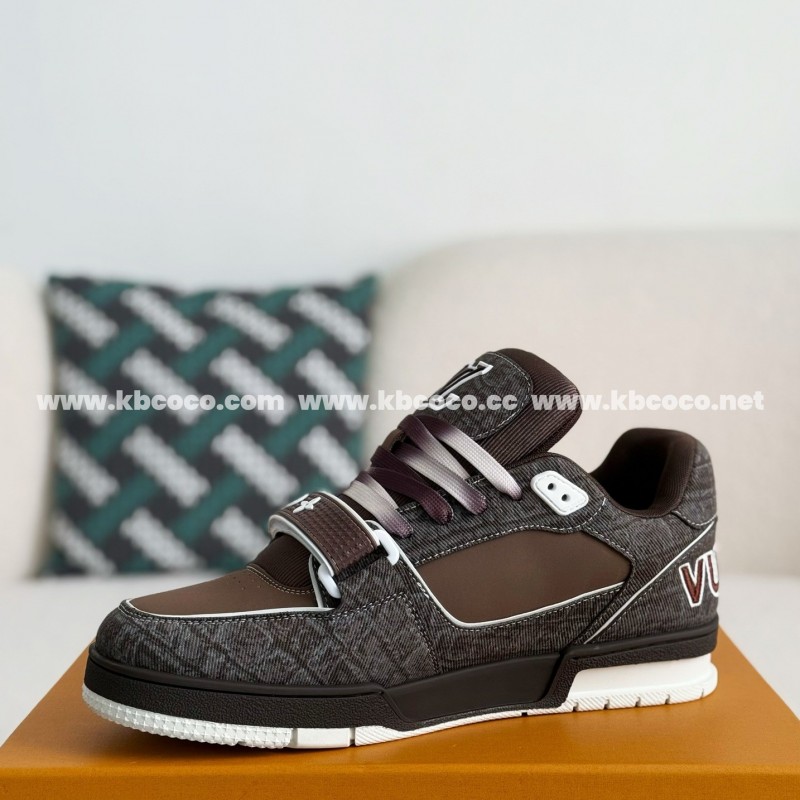 L0*is V*t0n TRAINER SNEAKERS