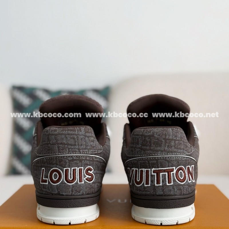 L0*is V*t0n TRAINER SNEAKERS