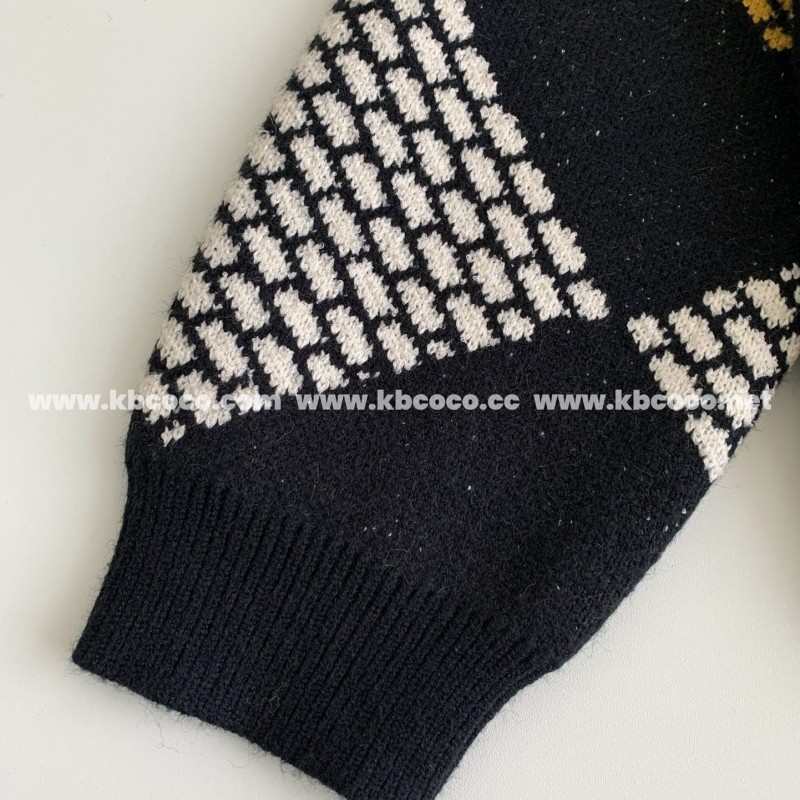 L0*is V*t0n ss25 Pre-Spring collection, blended wool round-neck sweater